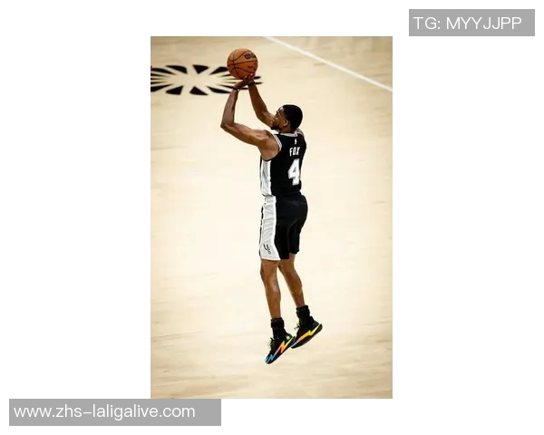 福克斯全能表现助马刺战胜独行侠克莱贡献12分展现实力